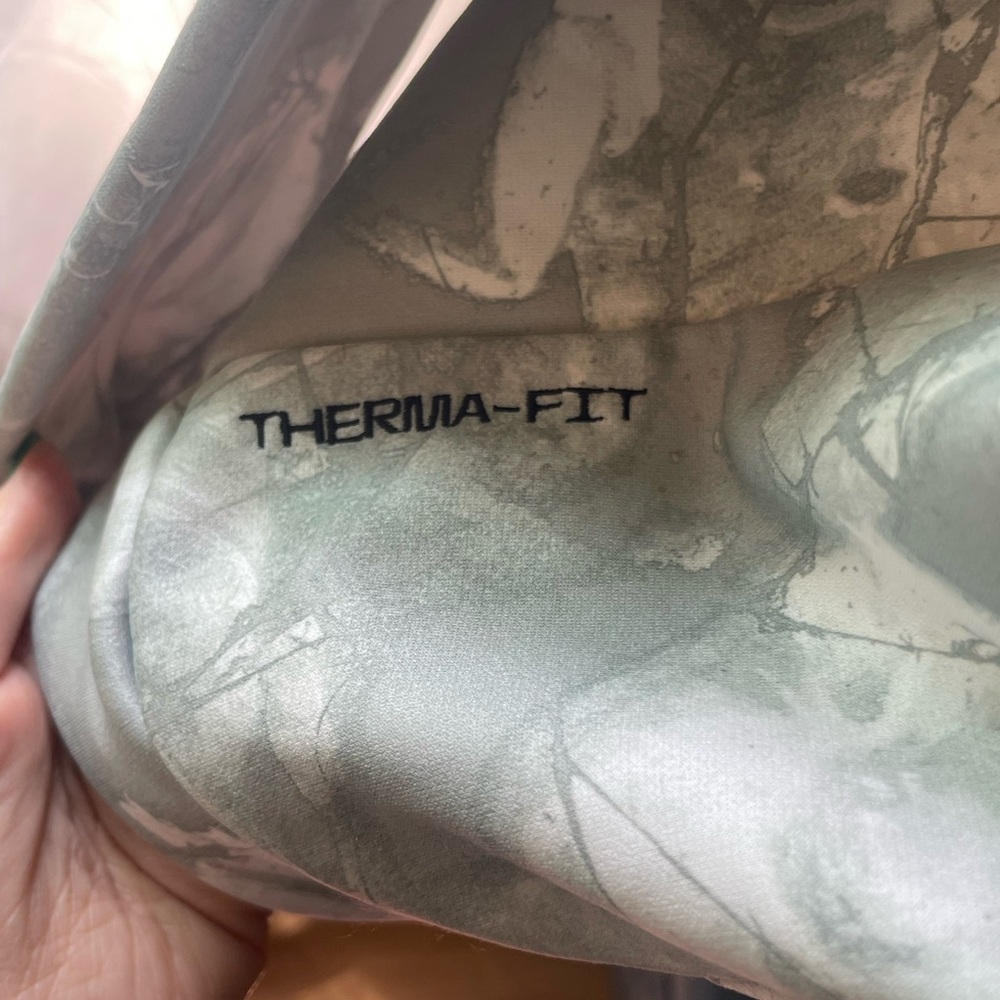 Nike Therma-Fit Light Gray Hoodie - Picture 5 of 6